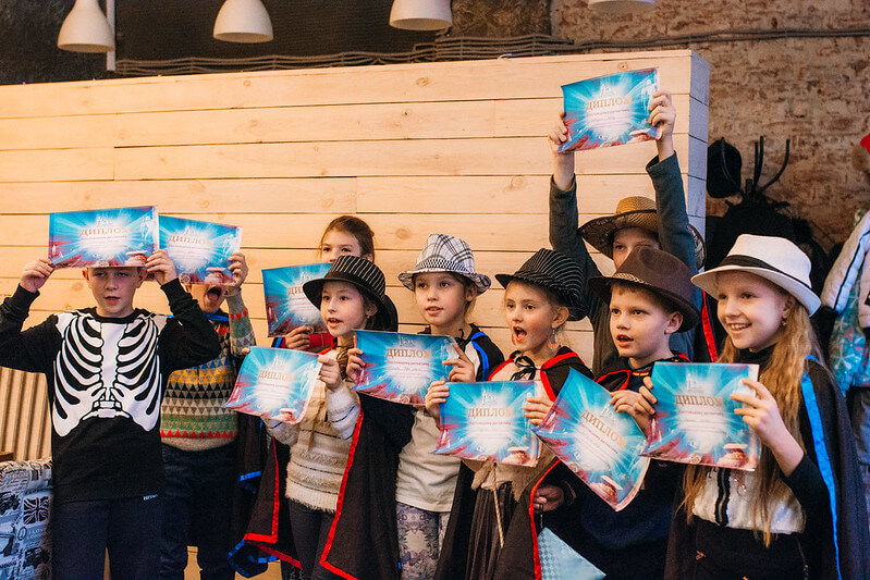 Как отметить Новый год классом — идеи для младших школьников в Иркутске